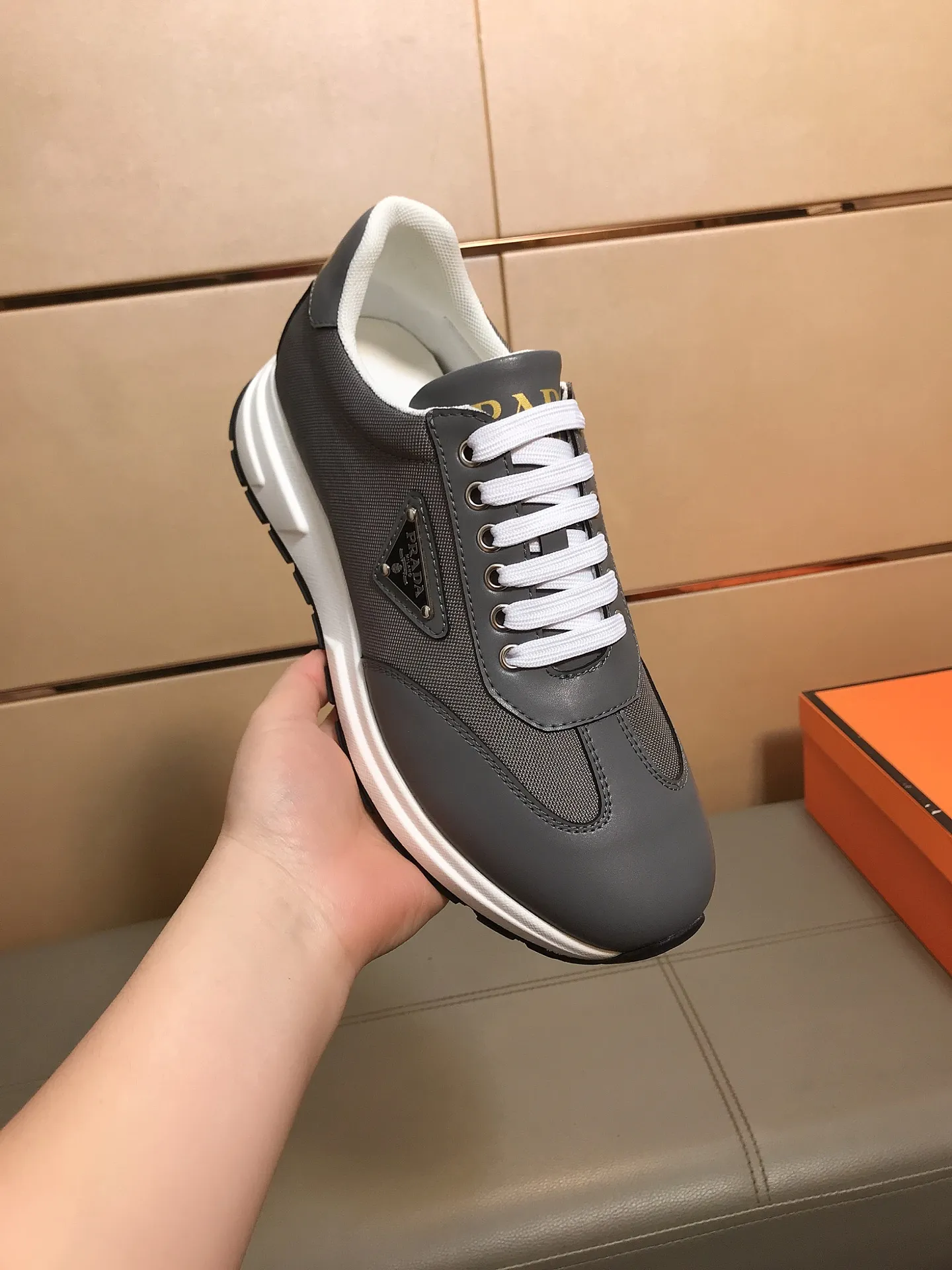 Ex-factory price 400 💎💎🆕Prada's latest casual and fashionable men's shoes👟hot style💥simple and elegant style, exclusive for trendy men. Unique latest brand elements👑, fashionable and generous, imported cowhide leather splicing breathable fabrics, comfortable lining + sheepskin feet, super comfortable and wear-resistant outsole, classic model taken in kind, code number: 38-44